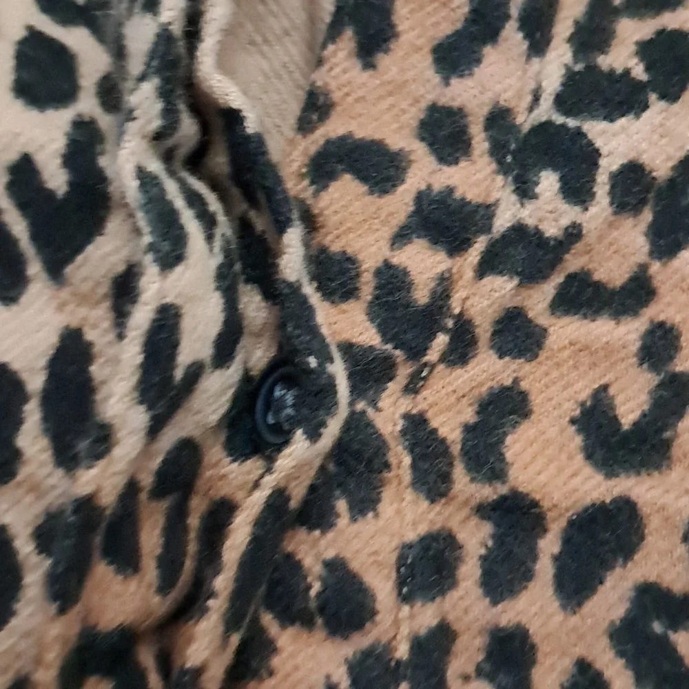 Lands' End Women's Size Medium Animal Print 1/2 Button Sleep Shirt